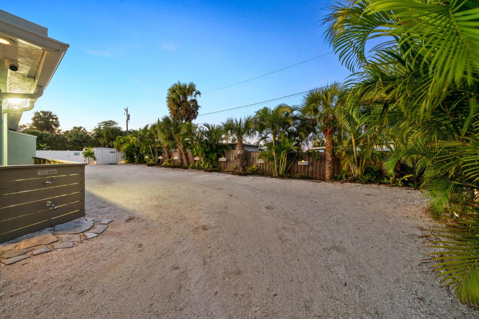 Boutique Vacation Rental Complex At Beach 可可比奇 外观 照片